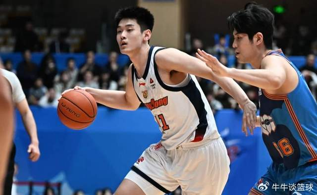 19岁广东新星王洪泽爆发砍下22分8篮板，客场逆转